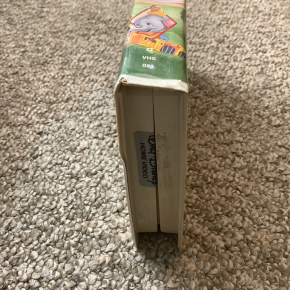 Walt Disney classic ‘Dumbo’ Black Diamond edition VHS - Picture 4 of 8
